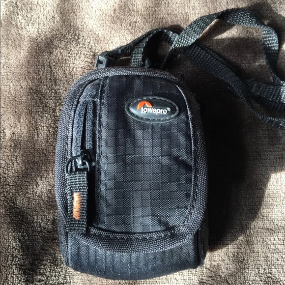 Lowepro Small Camera Bag - Picture 2 of 3